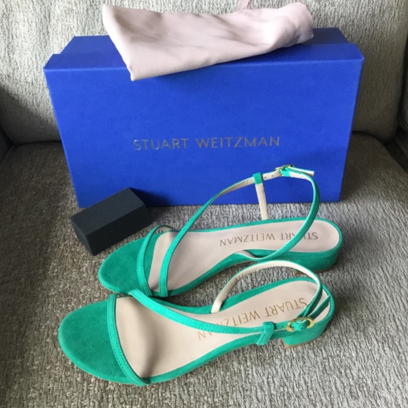 Stuart Weitzman Flat Sandals in a beautiful green - Picture 7 of 7